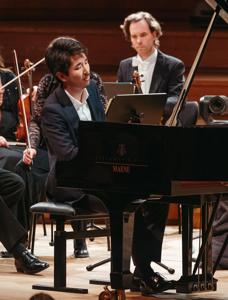 Wataru Hisasue wins 2nd prize at the Queen Elisabeth Competition