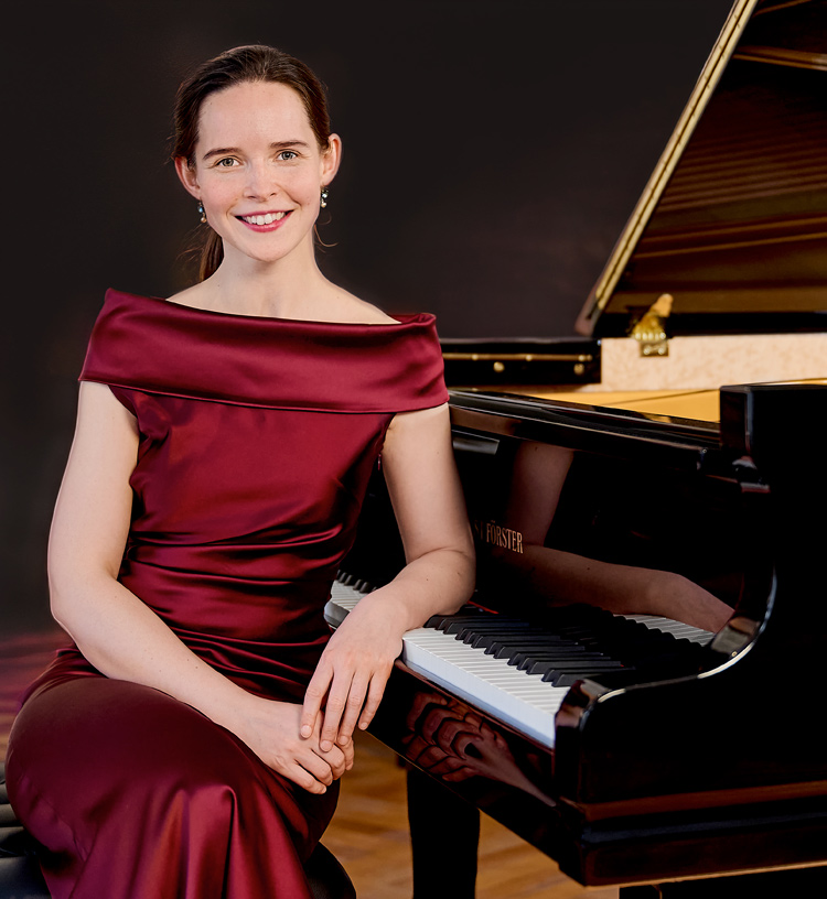 Sophia Weidemann records works by Brahms